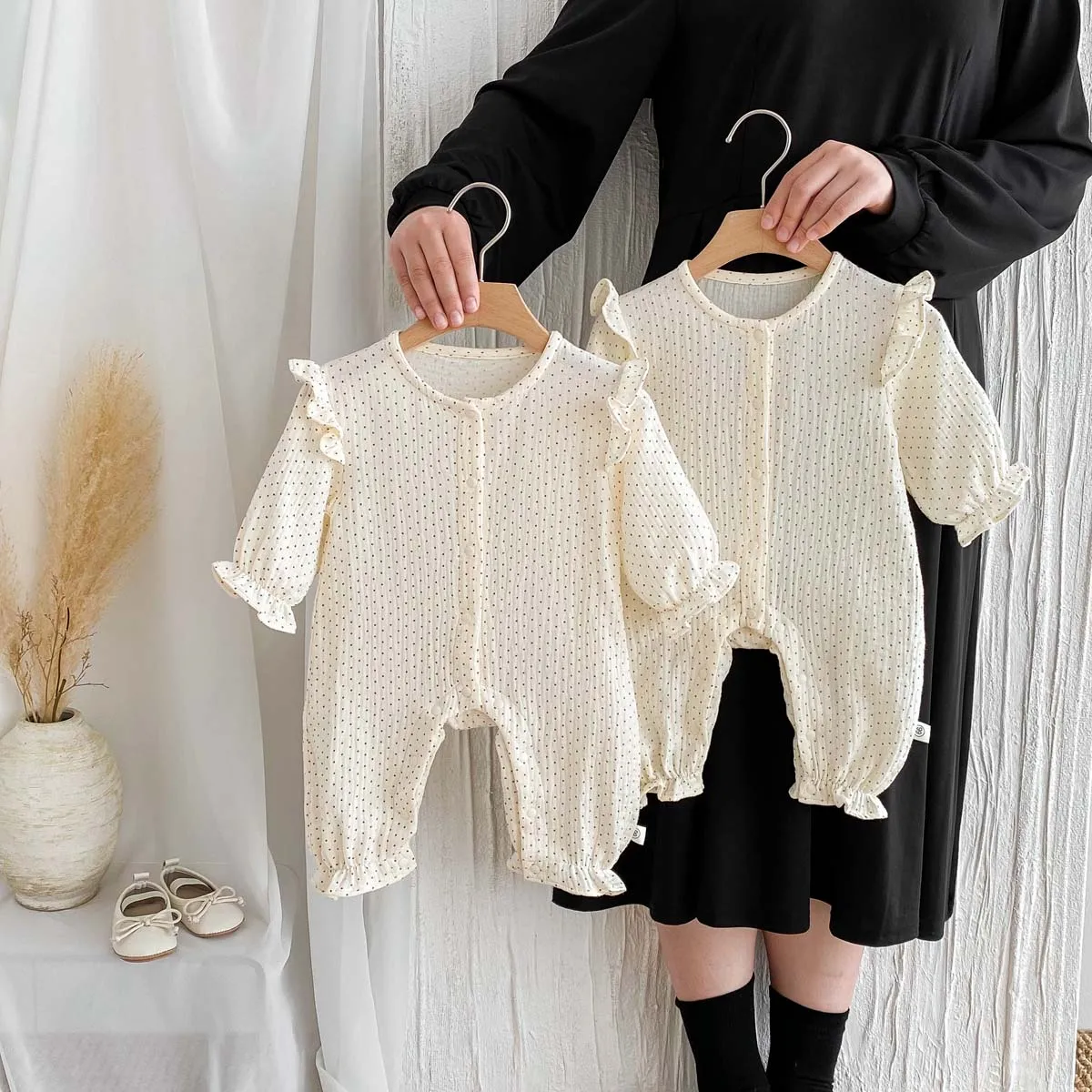 

0-1 year old baby spring and autumn long sleeve cotton full wave dot jumpsuit baby cute lace single-breasted jumpsuit