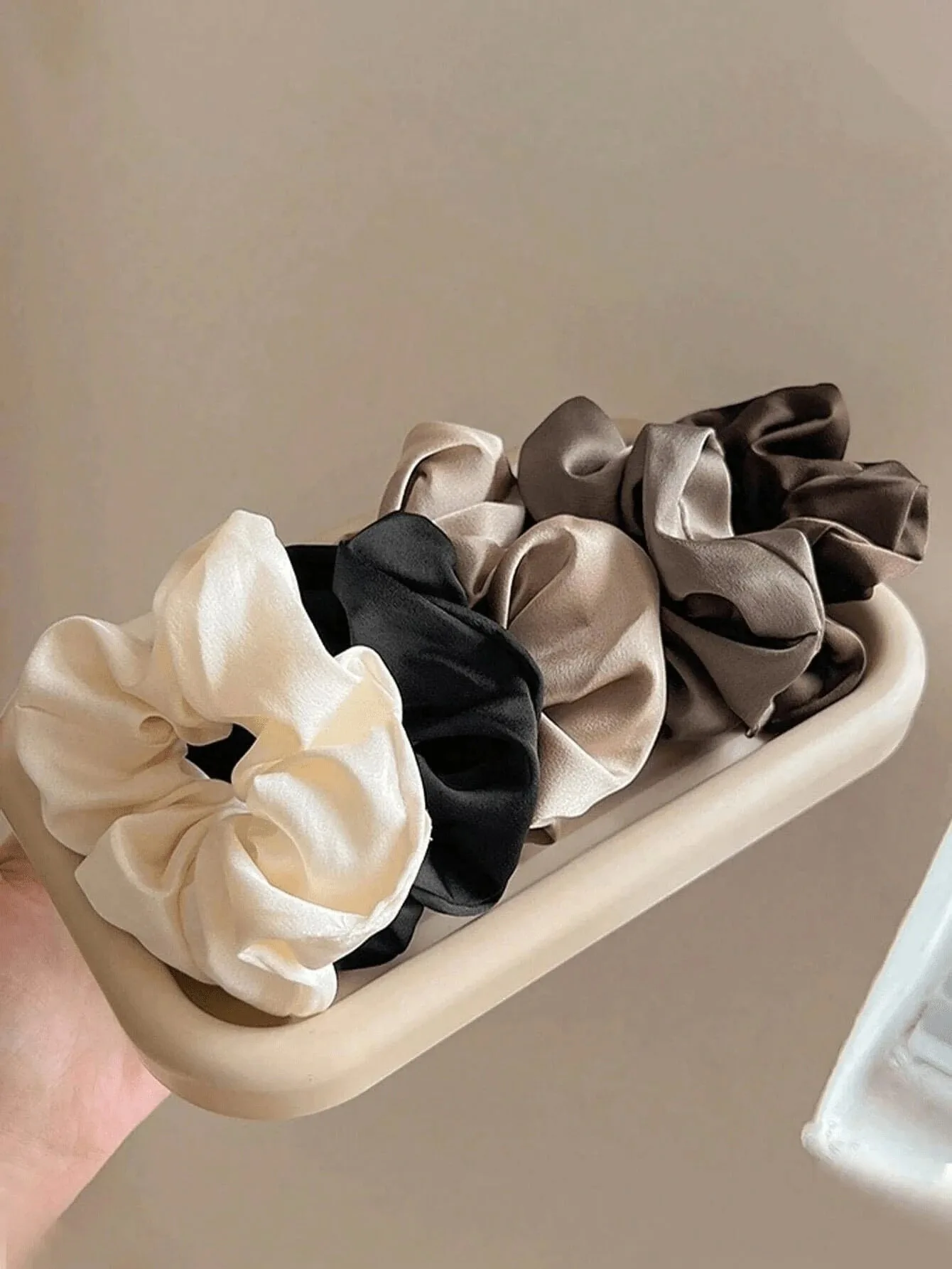 

5pcs Classic Black, White & Brown High-Quality Satin Scrunchies, 3.35 Inch Diameter, Suitable For Buns, Ponytails, Daily Wear, Travel, Beach, Gifts Head Accessories Hair Ties Car Bathroom Hair Accessories Hair Elastics