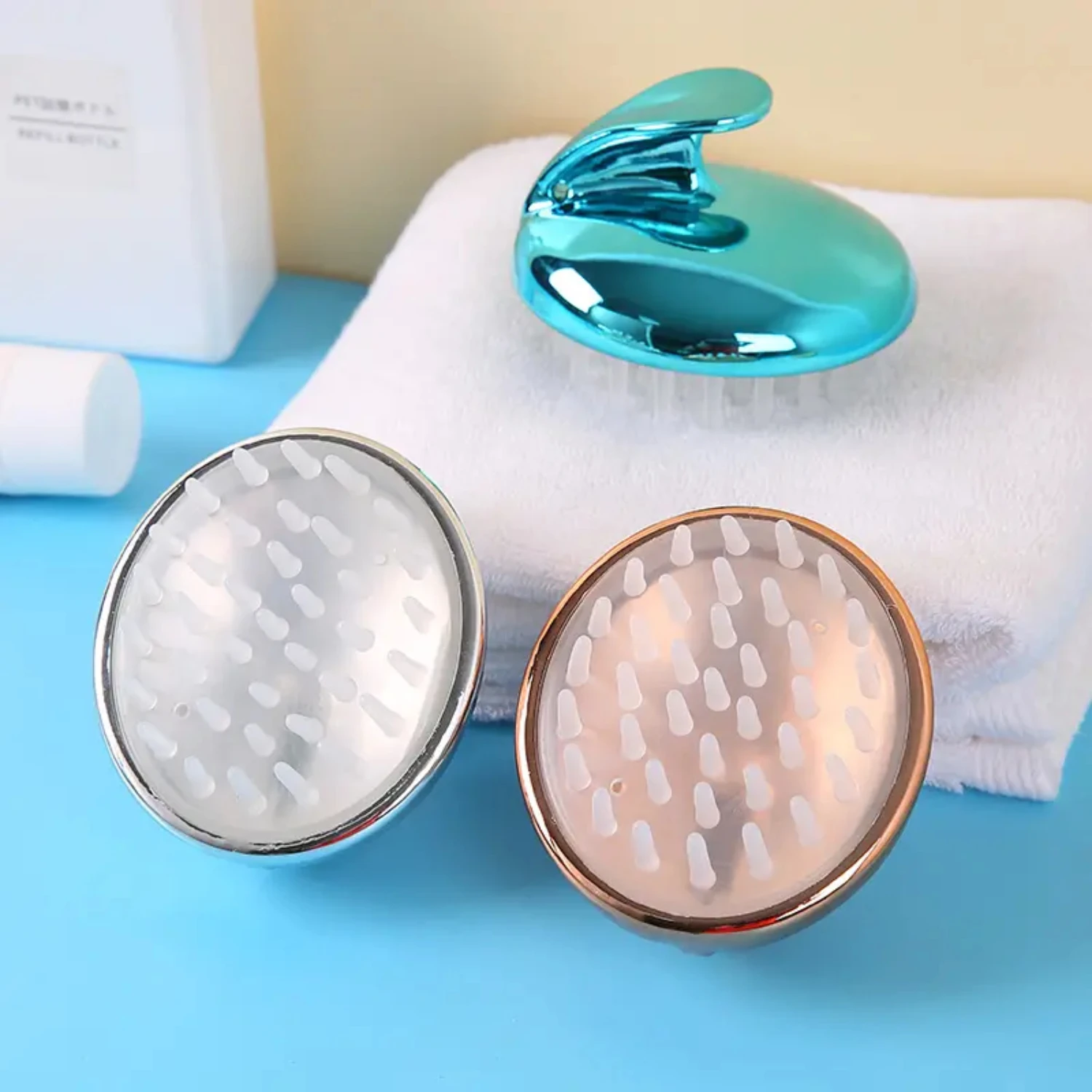 

Relaxing Airbag Massage Shampoo Brush for a Gentle Scalp Cleaning Experience, 1pc