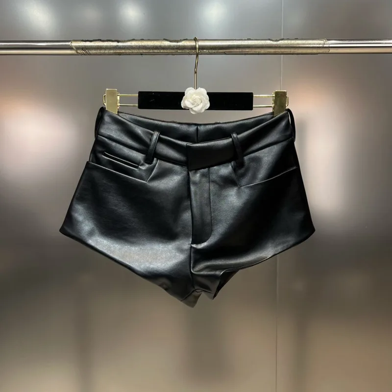 PREPOMP 2024 Spring New Collection Fake Pockets Design Black Slim Pu Leather Shorts Women GP232