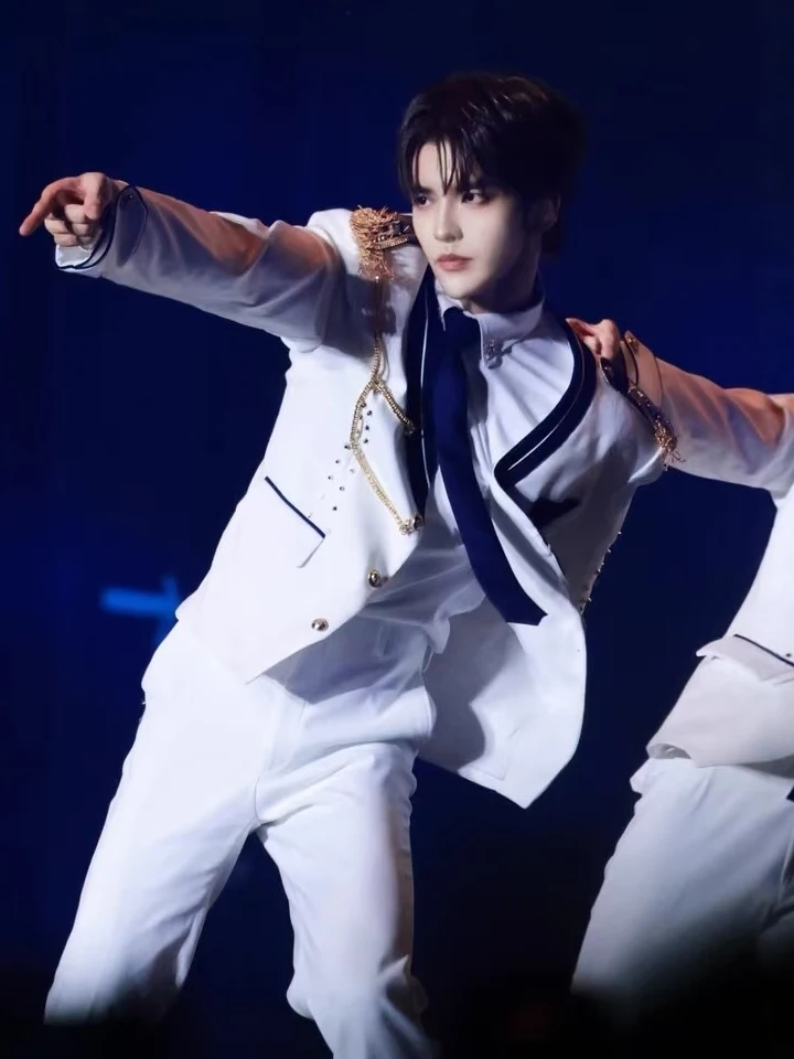 White Casual Men's Suit Stage Performance Outfit Metal Decorated Korean Style Jacket Dance Costume Polyester Viscose Blend