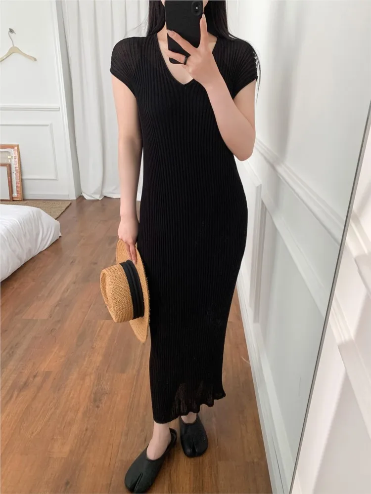 2025 แขนสั้นลายถักชุดยาว V คอบาง Hollow OUT ชุดลําลองสูงยืดฤดูร้อนวันหยุดชายหาดหญิงผ้า