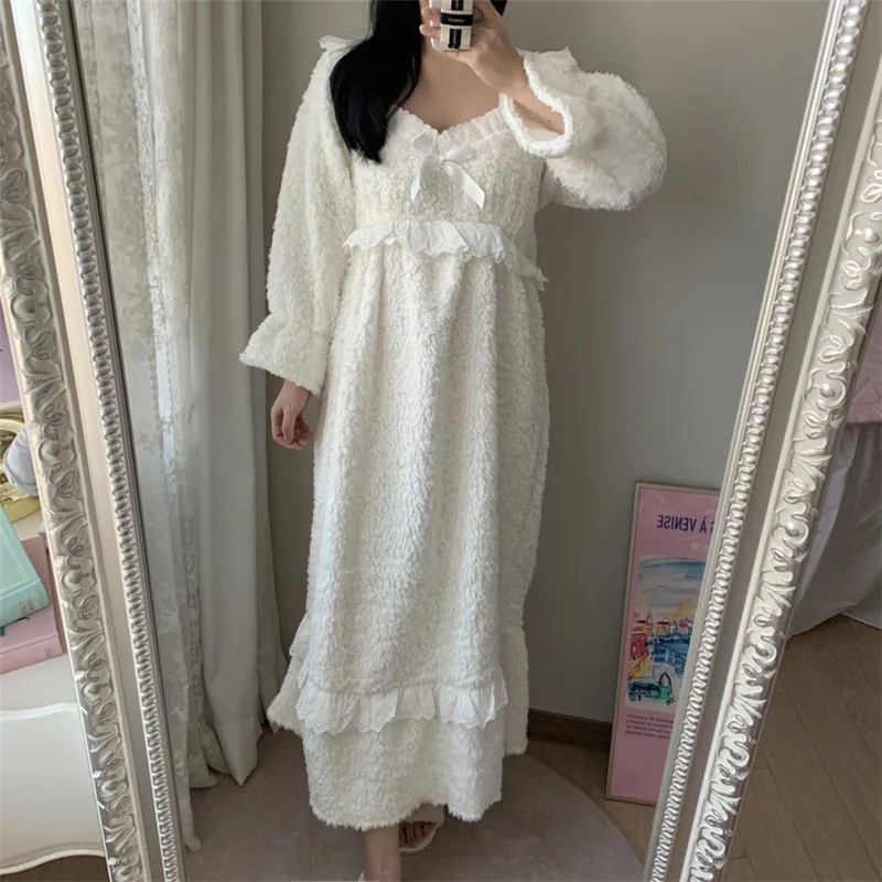 Sweet Princess Style Nightgown Long Coral Velvet Soft Sleepwear Women Winter Soft Home Dressing Gown Lace Ruffles Sleepdress