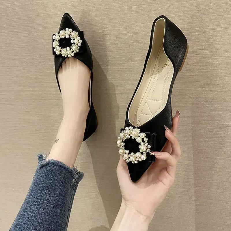 Pointed Toe Korean Style Ladies Footwear Moccasins Women's Flat Shoes Comfortable And Elegant Hot Trendy Low Price On Offer