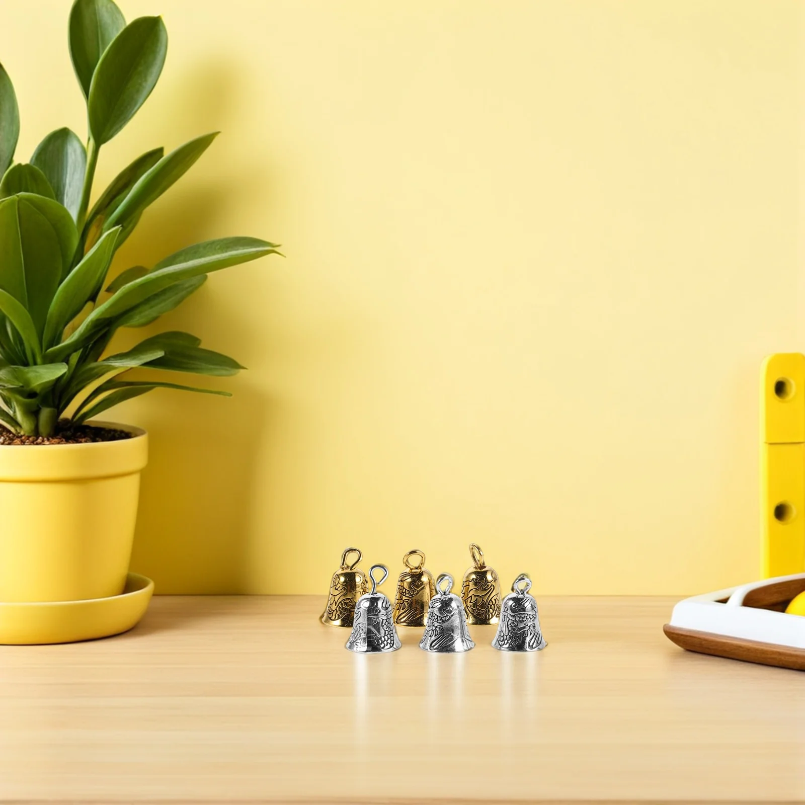 

30Pcs Golden Mini Bells for Craft DIY Rattle Bell Pendants Nursery Ornaments Jewelry Making Christmas Tree Decoration