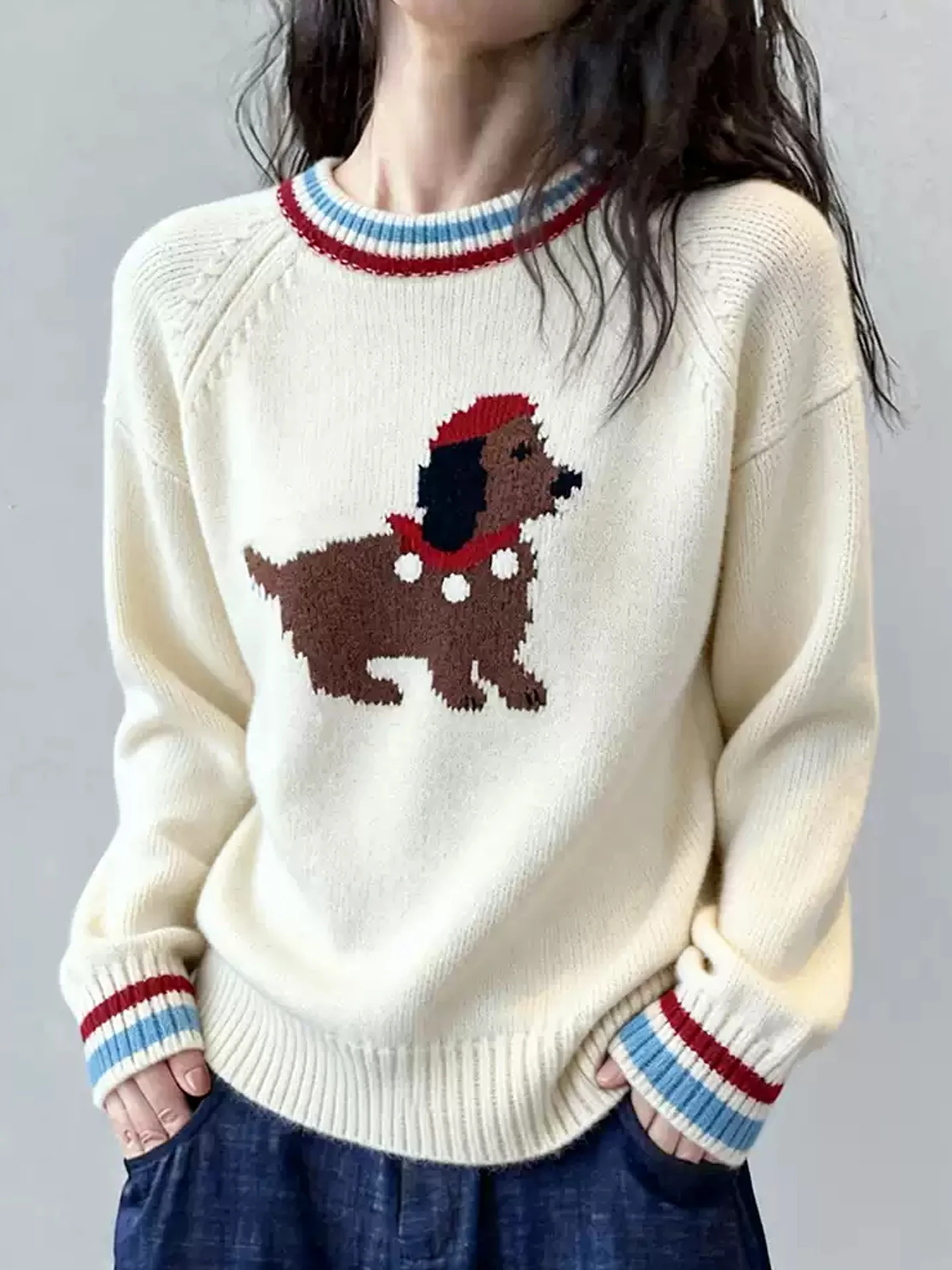 Faionable Long Sve Camere Sweater with Cartoon Pattern Design Age-Defng Trendy Knitted Top for Young Women in Winter
