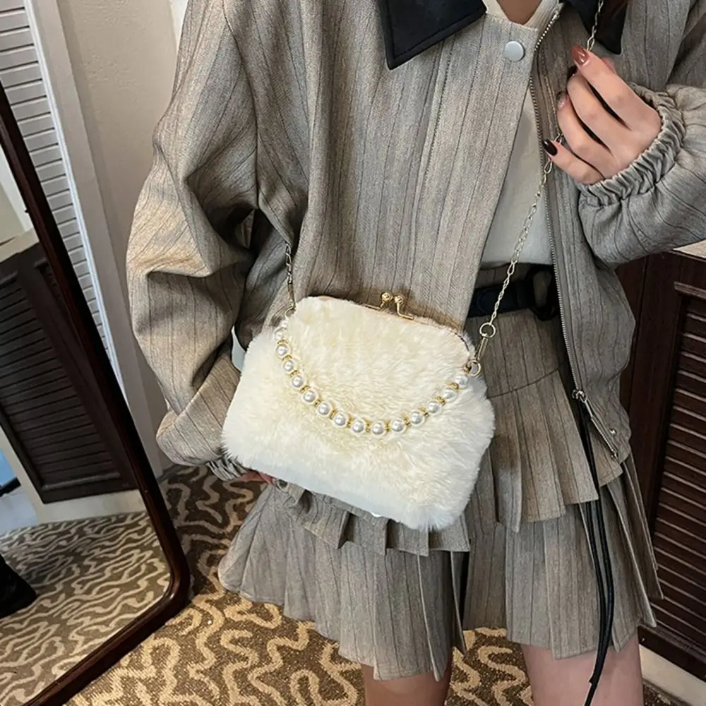 

Trendy Pearl Evening Bag Fluffy Cheongsam Accessories Shell Crossbody Bag Kiss Lock Elegant Faux Fur Plush Handbag Wedding