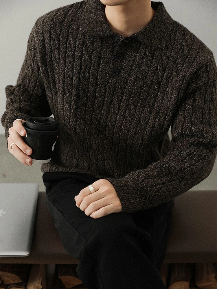 Męskie swetry polo z dzianiny żakardowej w stylu fashion twist, jesienno-zimowe, codzienne, zapinane na guziki, z kołnierzykiem, modne, jednokolorowe, dopasowane swetry.