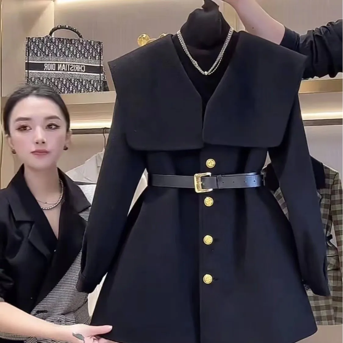 Autumn Winter Woolen Coat Women's Doll Collar Jaet Cotton Lined Long Sve V-Ne Single Button Closure  Color Commute