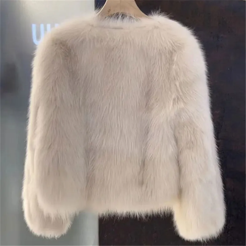 Autumn Winter 2026 New V-Neck Horn Buckle Imitation Fox fur Coat Women Fashion Short Warm Fur Jacket Female Loose Outwear W1148