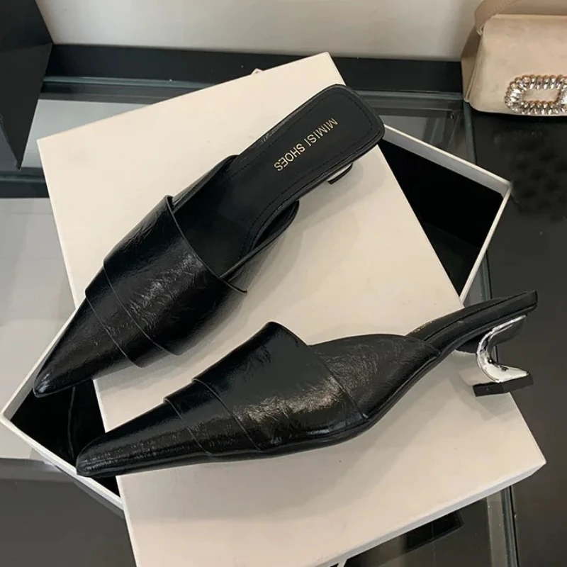 

Элегантные черные современные тапочки с острым носком, женские модные дизайнерские сандалии в странном стиле, брендовые шлепанцы, удобная офисная обувь