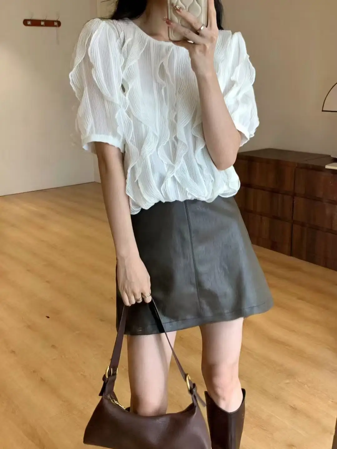 

White Lace Shirt Women's Sweet Design Hollow out Hook Flower Short Sleeve Top Korean Style Straight Cut Spring Fashion