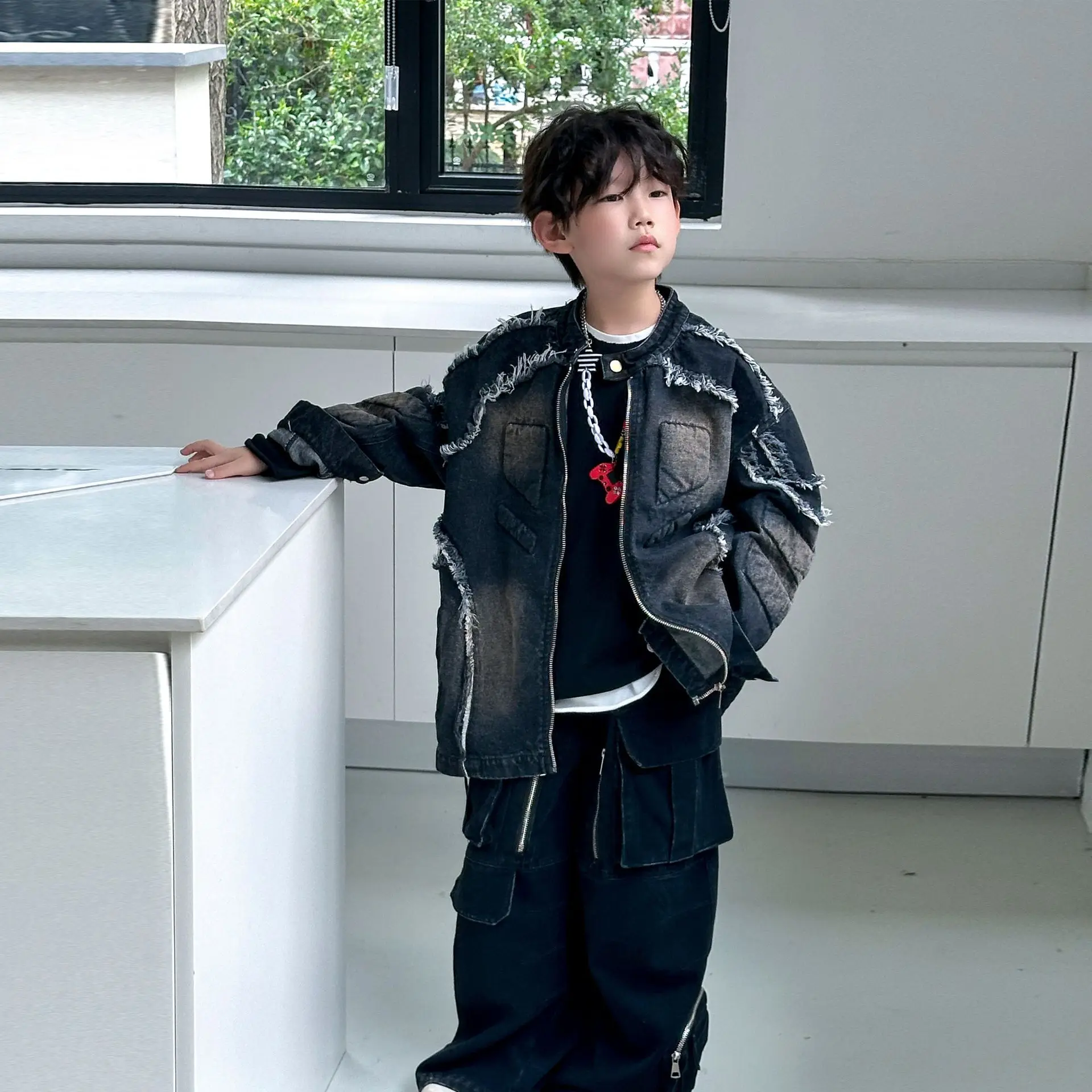 

2025 Boys' Splicing Thick Edge Cowboy Coat Autumn New Style Children's Street Explosion Cool Handsome Loose Cowboy Top