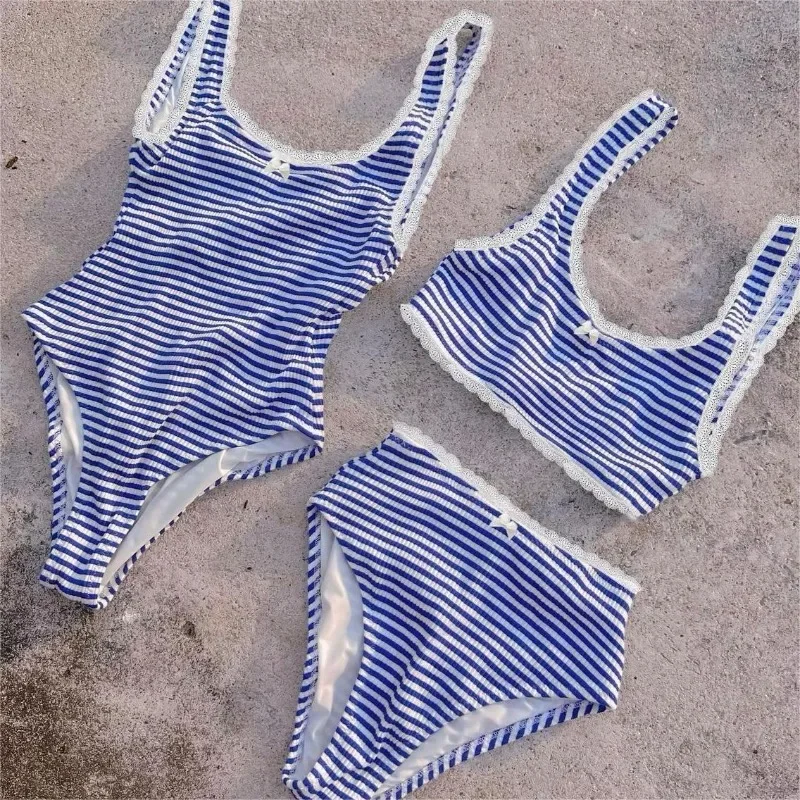 Costume da bagno intero da donna in pizzo di fascia alta a righe blu e bianche stile bikini coreano Xiaoxiangfeng