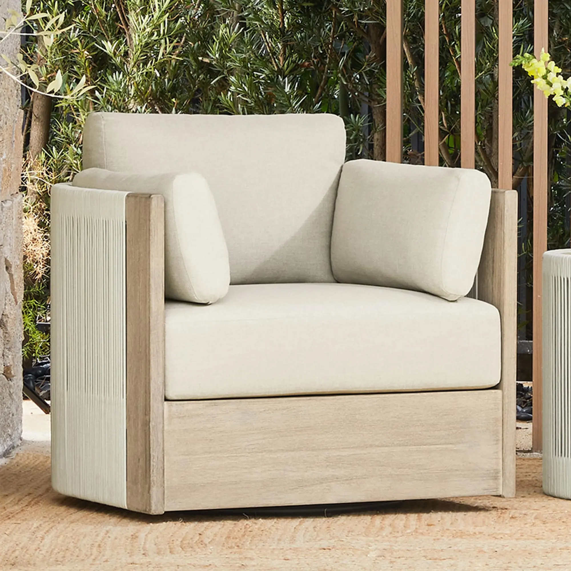 Acacia Outdoor Patio Swivel Accent Chair, Fully Assembled