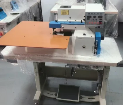 

Автоматическая машина для склеивания и фальцовки краев обувных заготовок – незаменимый инструмент для производства обуви