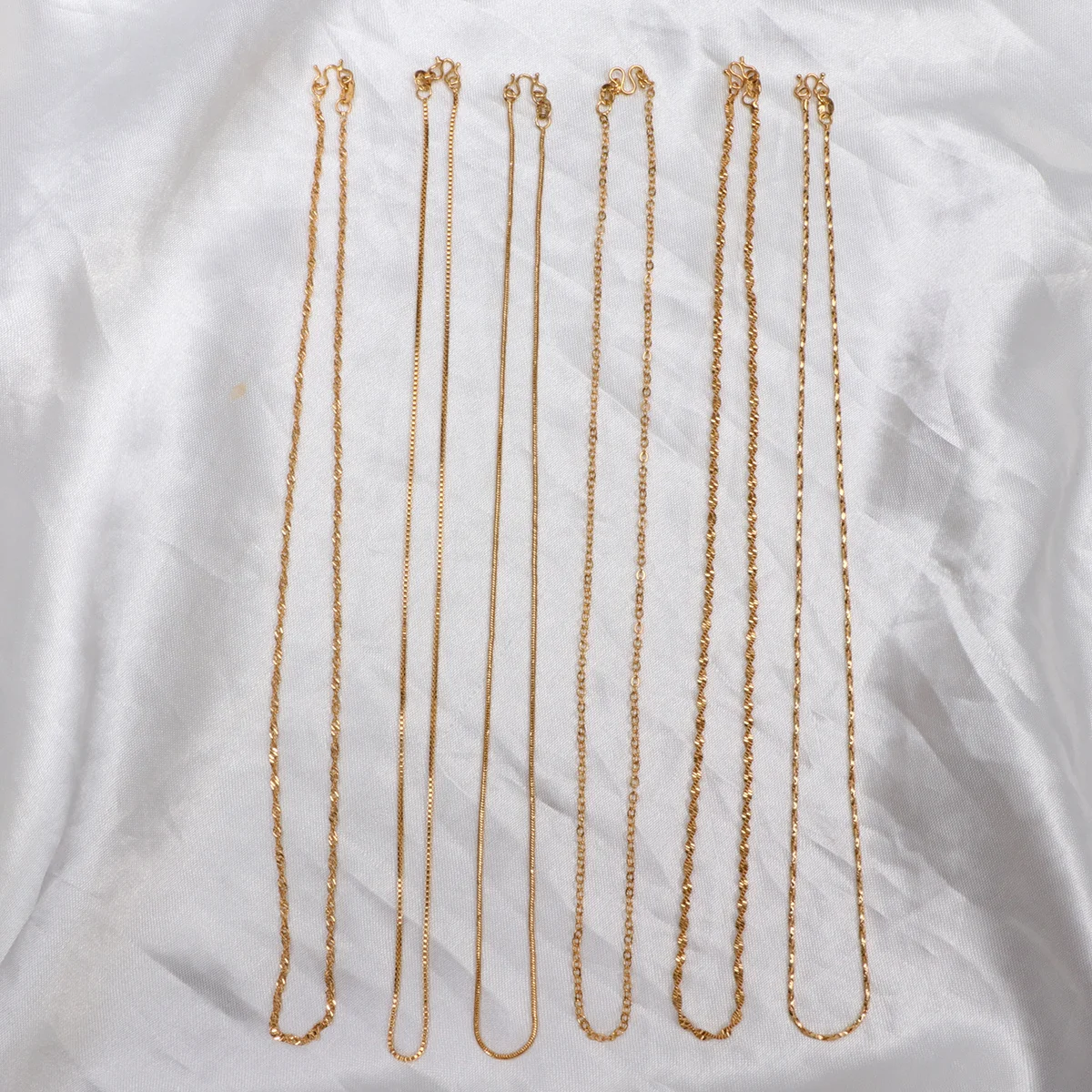 

6Pcs Golden Metal Necklace Chain for Women Stylish Elegant Jewelry High Quality Workmanship No Oxidize Perfect Gift for Wedding