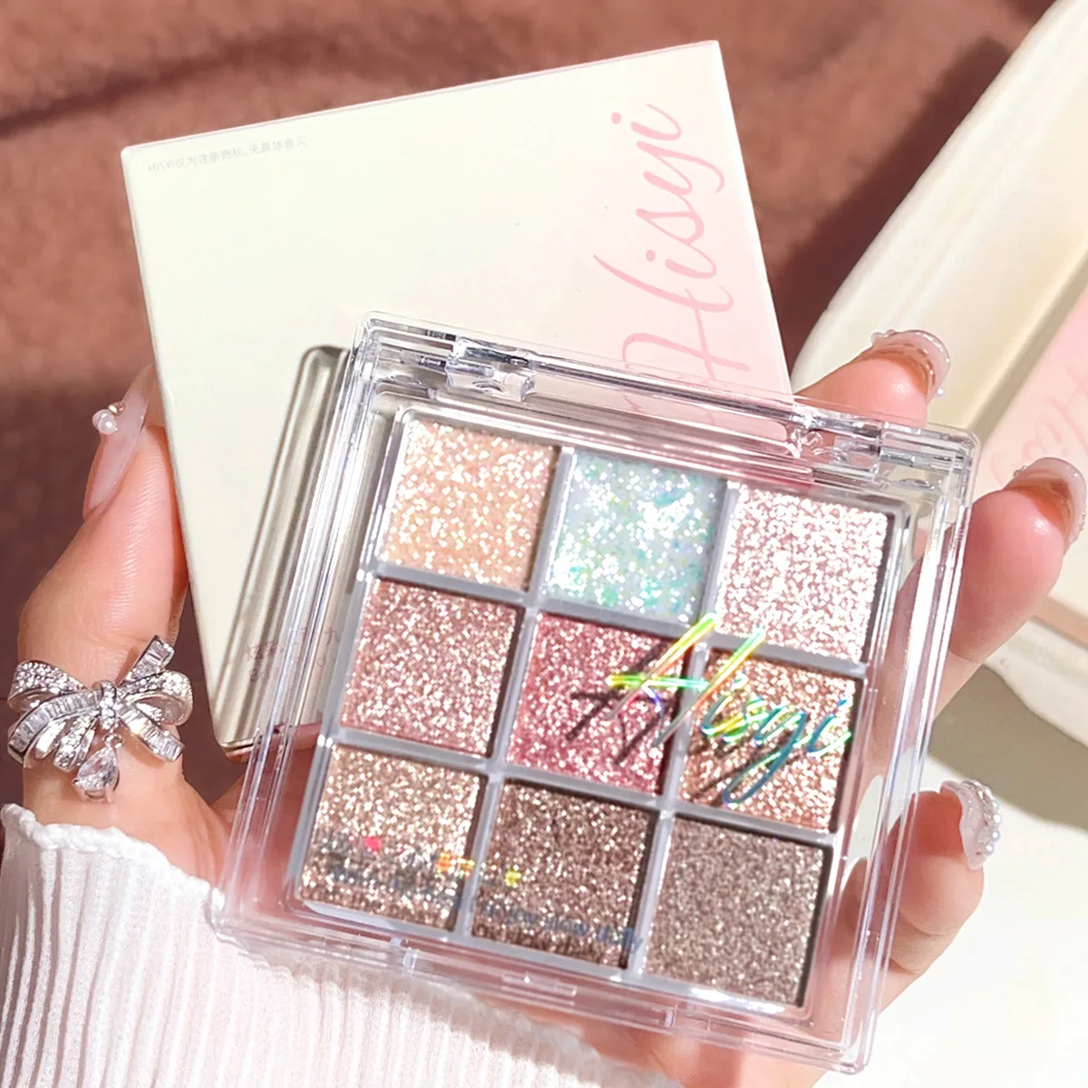 パール、ファインスパークル、レイヤブルシマー、明るいグリッター、鮮やかな色を備えた9色アイシャドウパレット 新しいソムブラス・デ・オホス