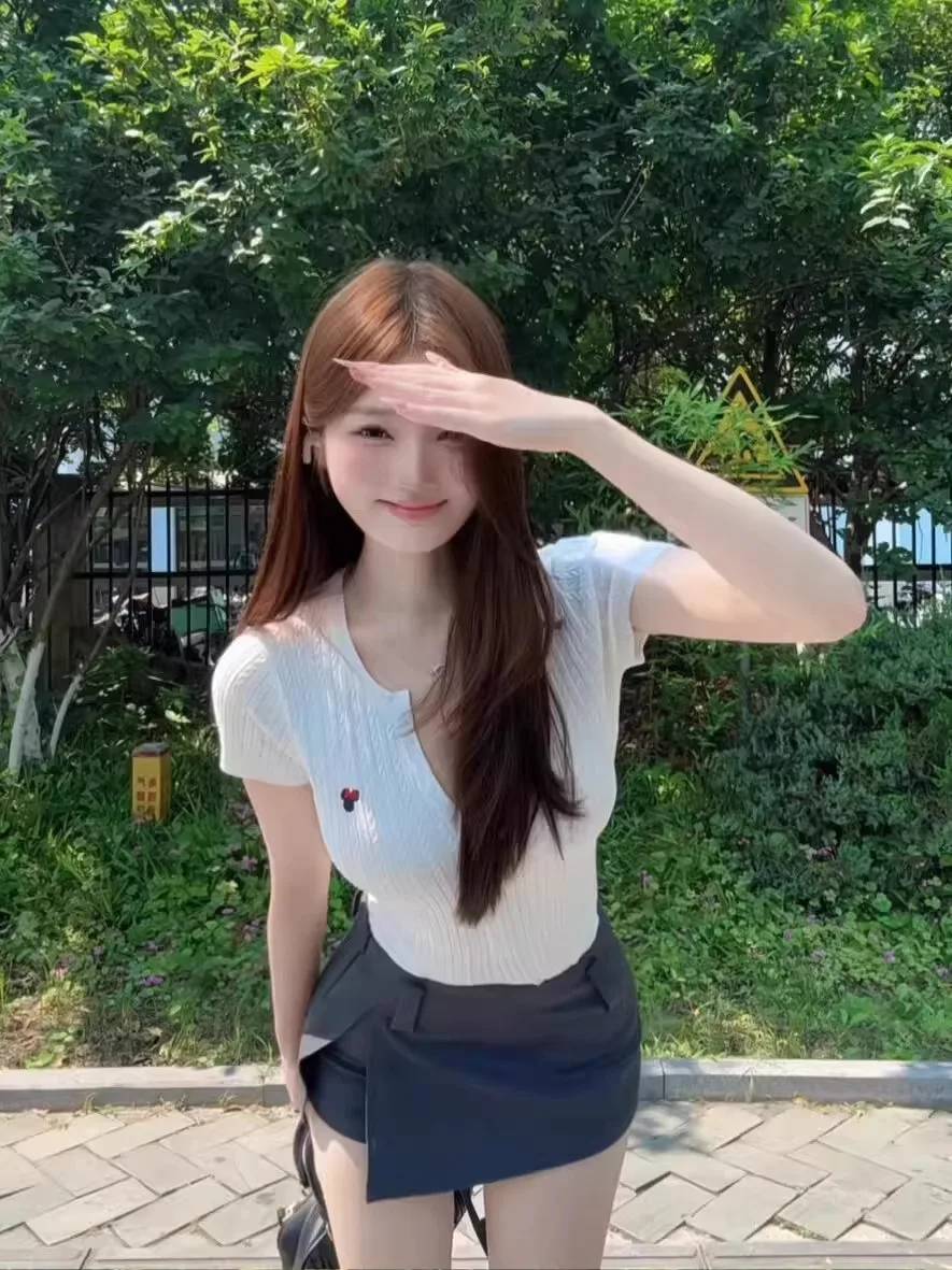 

Корейская трикотажная футболка Sle Pure Desire V-Ne ort Sve, женская летняя пикантная облегающая футболка с красивой вышивкой