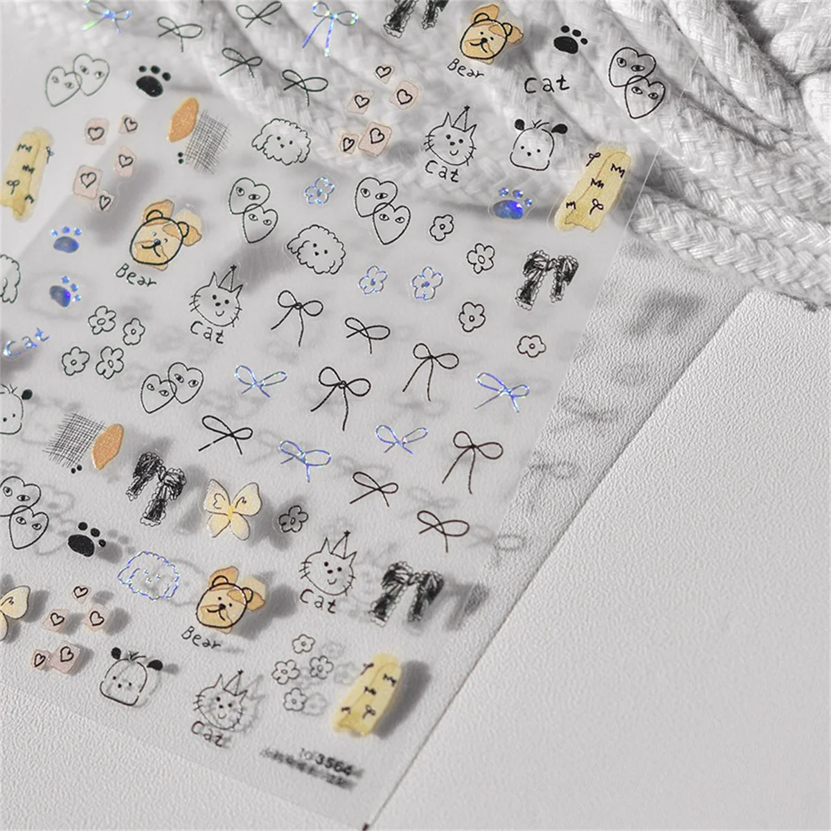 1 stks leuke schetsen graffiti dier kat hond konijn beer laser reliëf puppy nail art sticker ontwerpen zelfklevende decoratie