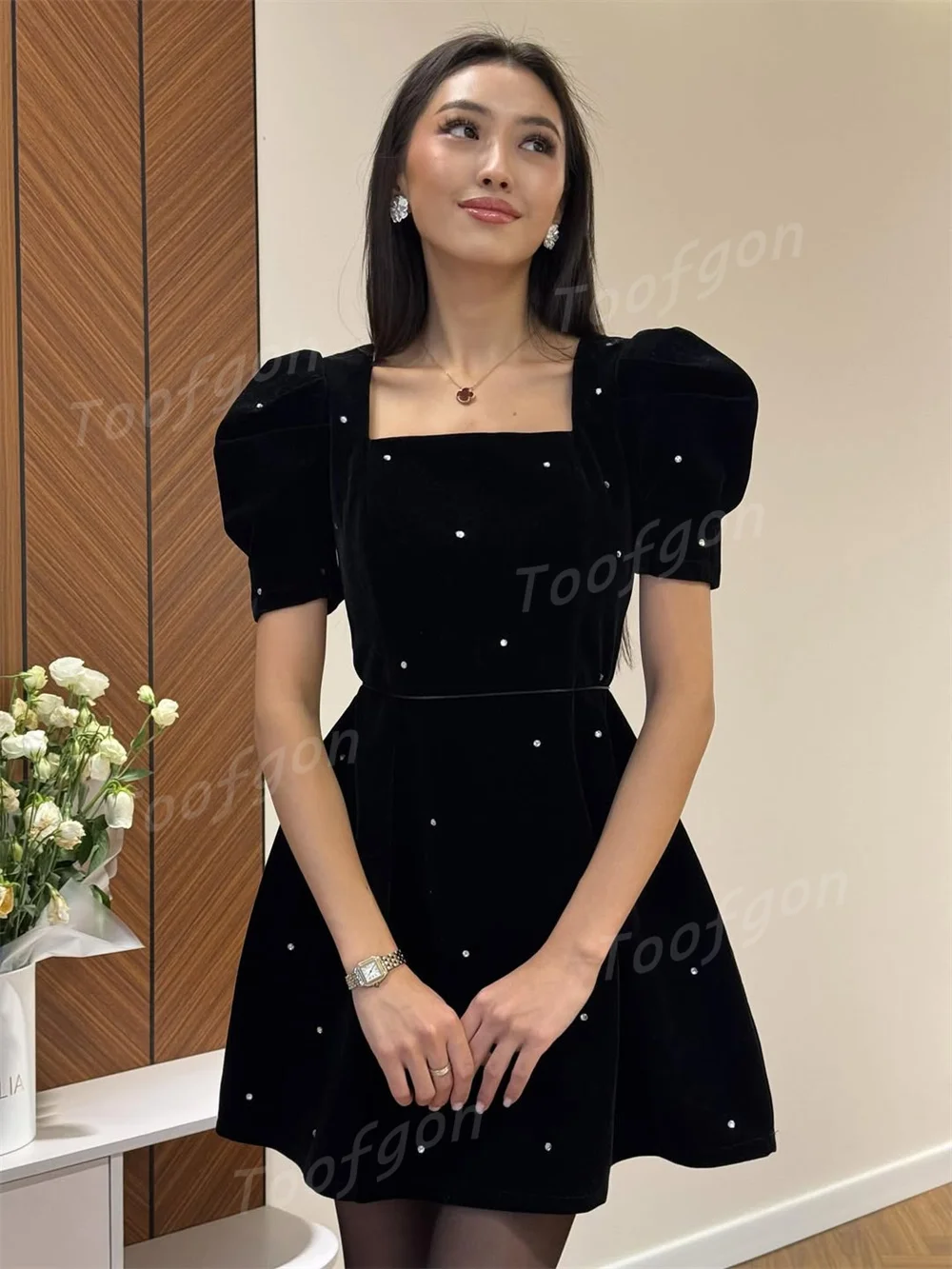 Toofgon pescoço quadrado veludo personalizado vestidos de baile curto feminino ocasião especial pérolas frisado mini vestidos de festa à noite 2026