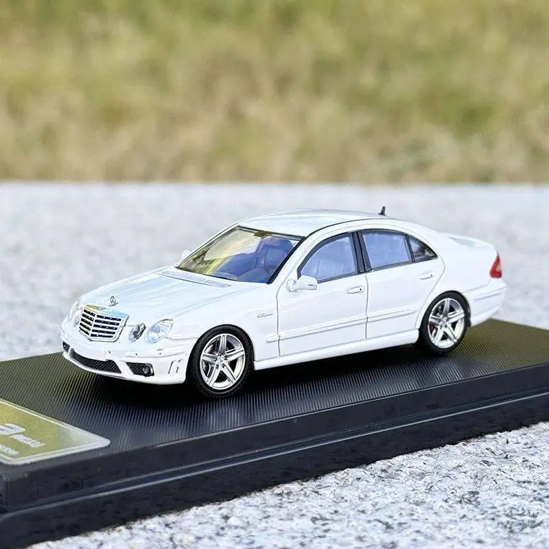 

Модель King 1:64 E63 W211, легкосплавный автомобиль, литье под давлением и игрушечный транспорт, модель автомобиля, миниатюрная масштабная модель автомобиля, игрушки для детей