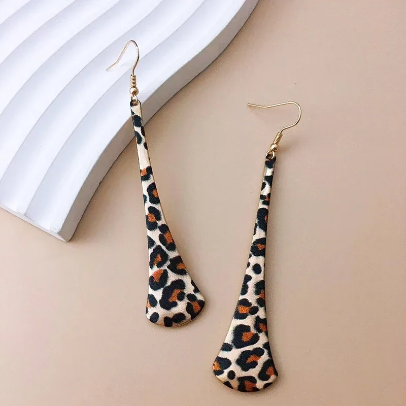 Trendy Classic Geometric Leopard Print Metal Earrings Elegant Simple Europe Design Earrings for Women Female Accessories