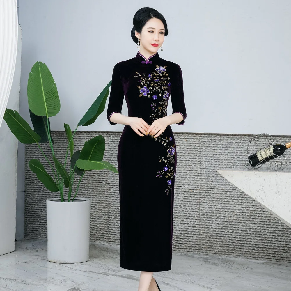 

Female Velour Qipao Autumn Winer Retro Classic Chinese Style Cheongsam Exquisite Beads Flower Mandarin Collar Long Dress 5XL 6XL