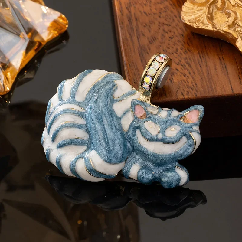 qingdao-medieval-necklace-cute-light-luxury-high-sense-retro-animal-series-new-chinese-cat-enamel-necklace-pendant