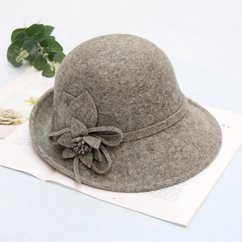 Fashion Ladies Hat Solid Color Feather Flower Pearl Curling Formal Hat Wool Hat Cap Ladies Elegant ChapeauFemme Flower beret