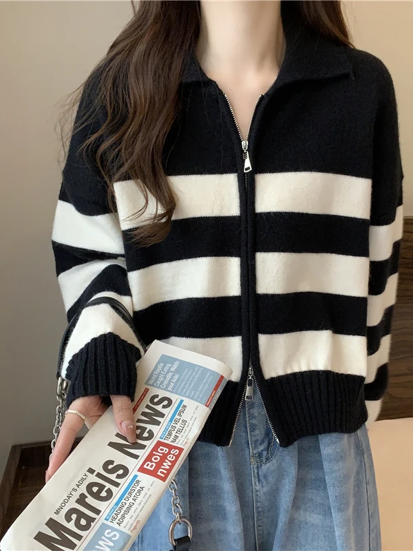 Jesienno-zimowy sweter damski z dzianiny, nowy kolor, paski, kołnierzyk, zamek błyskawiczny, długi rękaw, rozmiar mały, rozpinany kardigan.