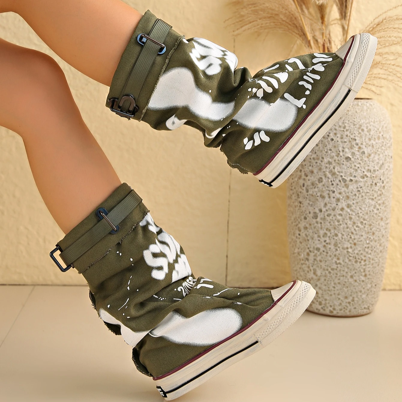 Canvas Sneakers for woman Flats Designer Mid Calf Snow Boots for Woman Trend New Winter Punk Chelsea Boots Lady Shoes