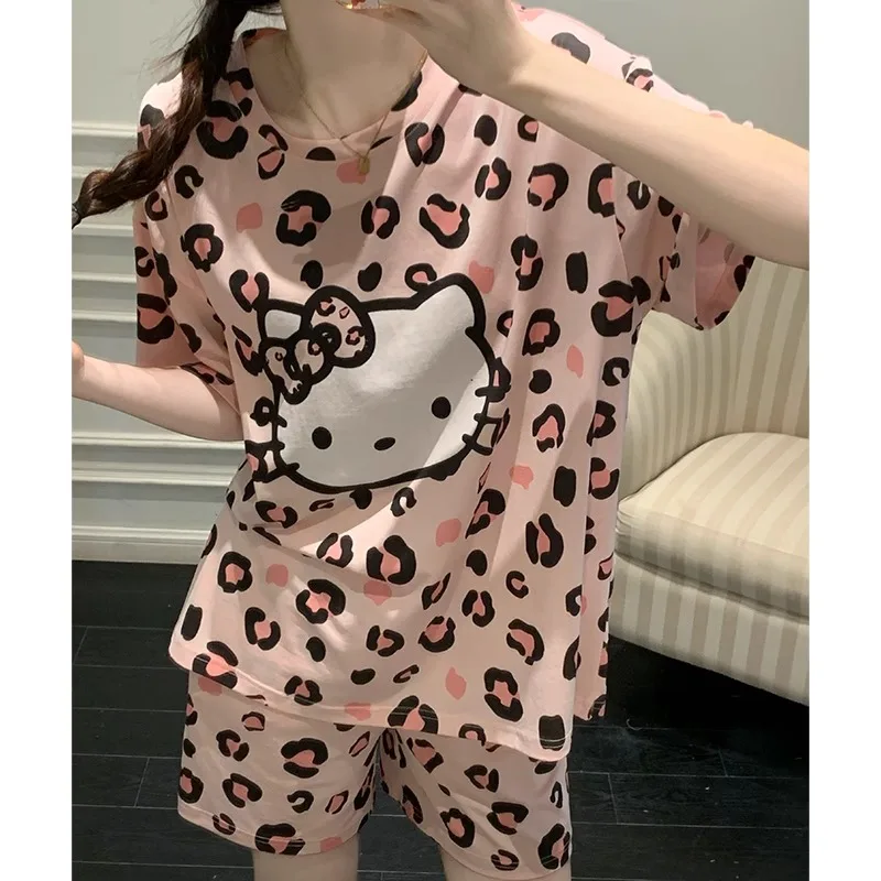 

Летние пижамы Hello Kitty, новые шорты с короткими рукавами, комплект из двух предметов с героями мультфильмов, повседневный женский комплект домашней одежды Hello Kitty
