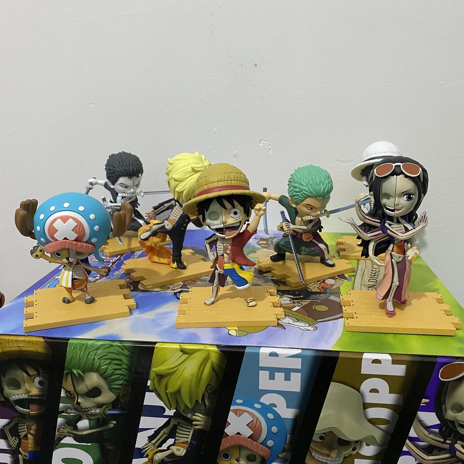 

Оригинальная цельная фигурка BANDAI, модель Luffy Zoro Chopper Jinbe, фигурка готовой продукции, игрушки-модели