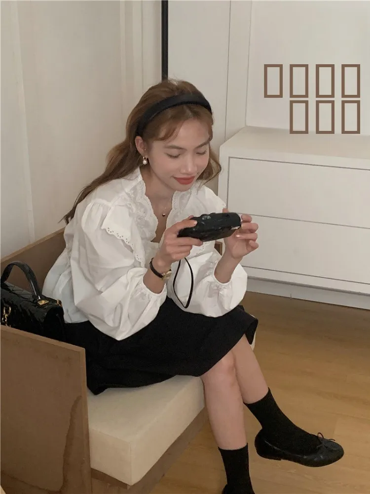 Camiseta Larga Retro con Volantes y Parches para Mujer, Estilo Dulce Coreano con Cuello y Detalles de Botones