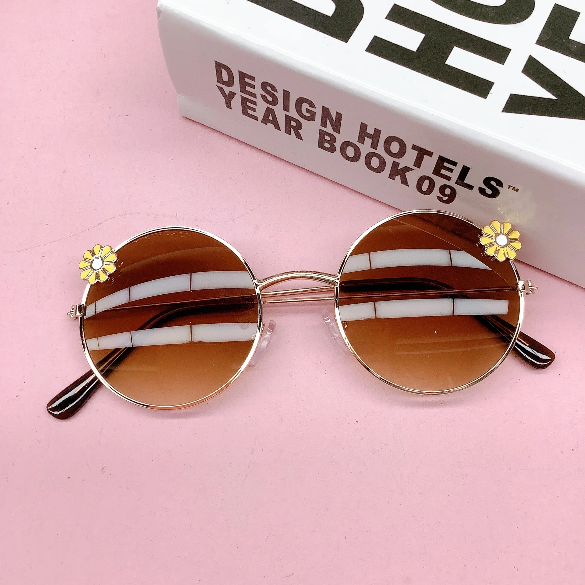 New Children's Round Frame Flower Baby Outing Sunshade Concave Style Dressing Photo Sunglasses Trendy image 5