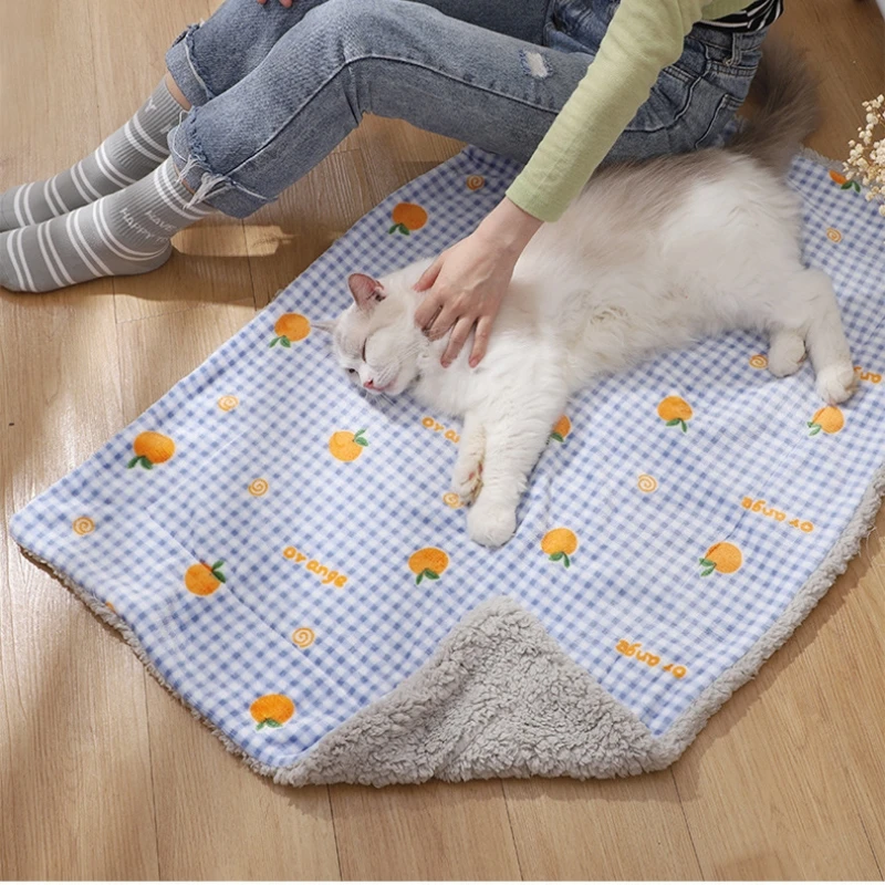 Facecloth หนาผ้าห่มสัตว์เลี้ยงแมวผ้าอ้อมลูกสุนัข Sleeping ที่นอนฤดูหนาวน่ารักแมวอุ่นแผ่นหนาผ้าห่ม