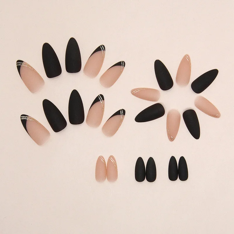 24 pièces pointes d'ongles simples faux ongles noirs automne hiver belle presse sur les ongles vacances faux ongles moyens courts avec onglets collants