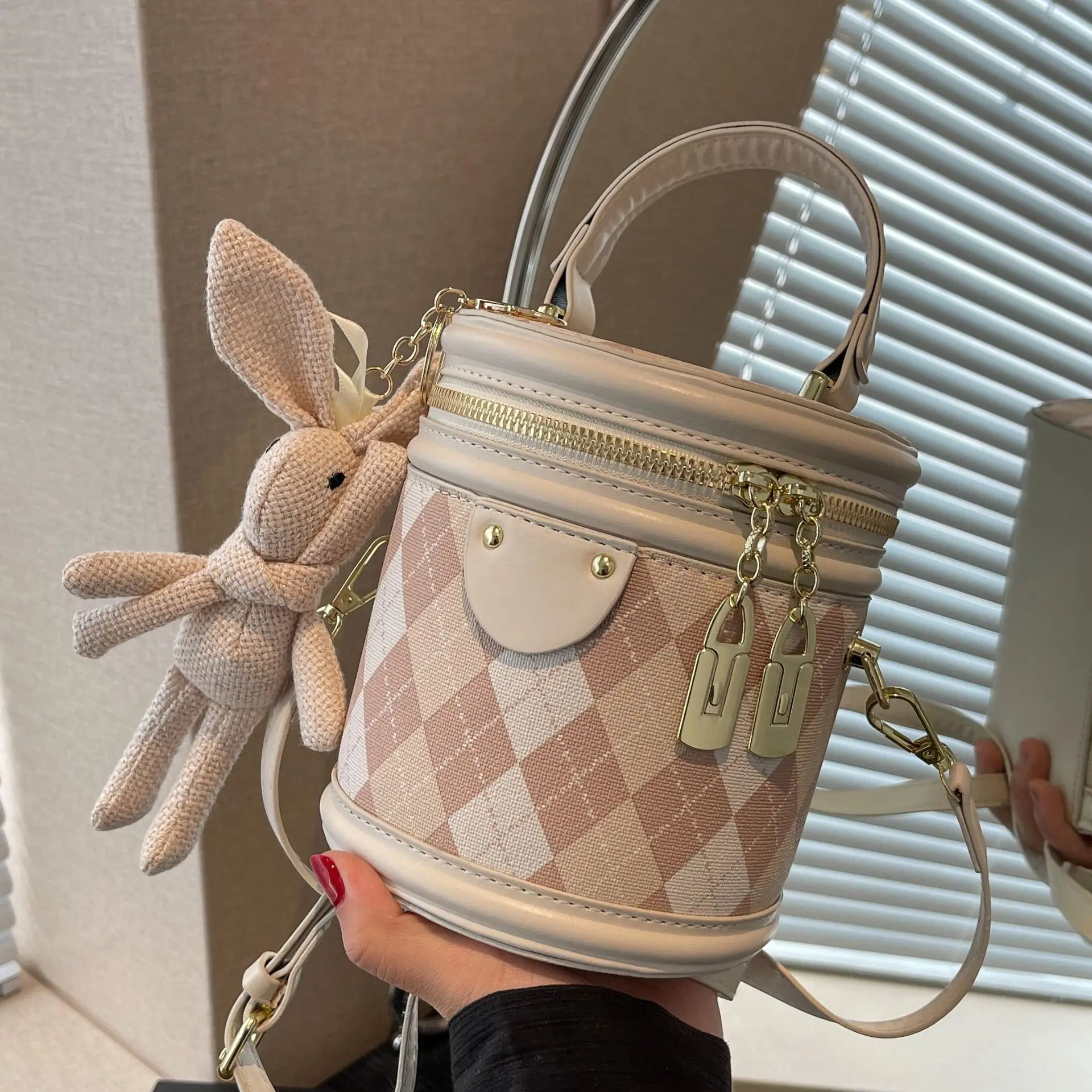 

Модная сумка-тоут с бриллиантами — маленькая женская сумка-ведро через плечо, роскошная сумка через плечо со стеганым дизайном, шикарный городской аксессуар