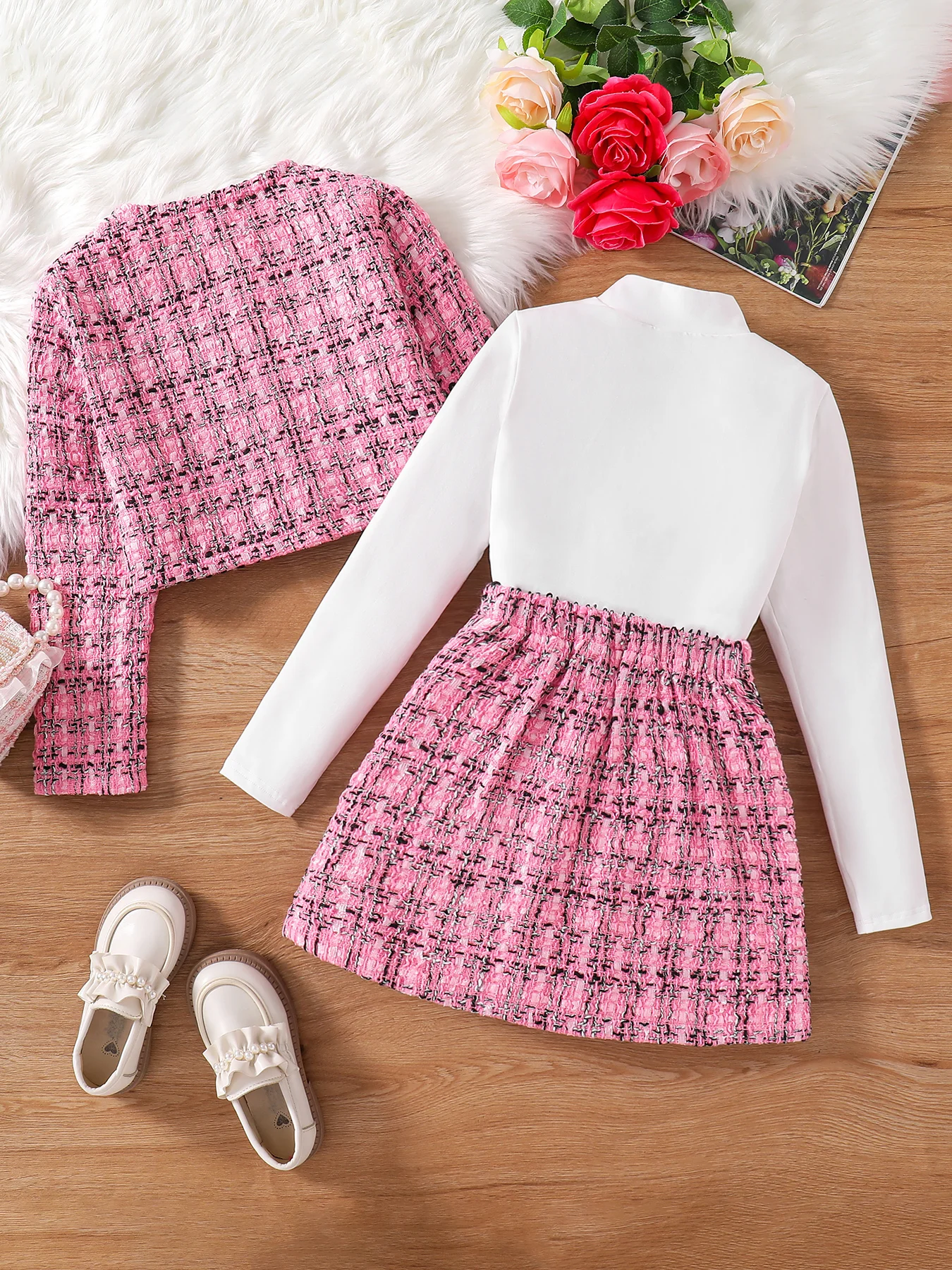 Children\'s spring and autumn new cute girl fashion dress 3 sets of pink plaid top + skirt + white long-sleeved base shirt