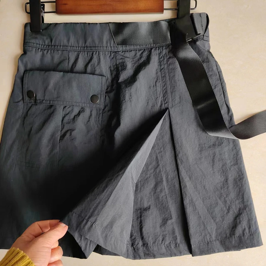 Damen High-Waist A-Linien-Shortsrock mit verstellbarem Gürtel, Seitentaschen & Schlitz am Saum – Schwarzes, vielseitiges Outfit für die legere Bürodame – Detail 24