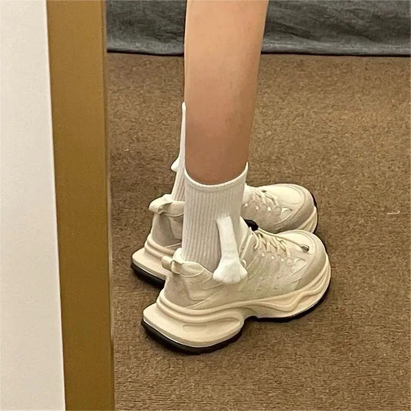 

Белые женские весенние новые повседневные спортивные кроссовки на толстой подошве с круглым носком и эффектом увеличения роста