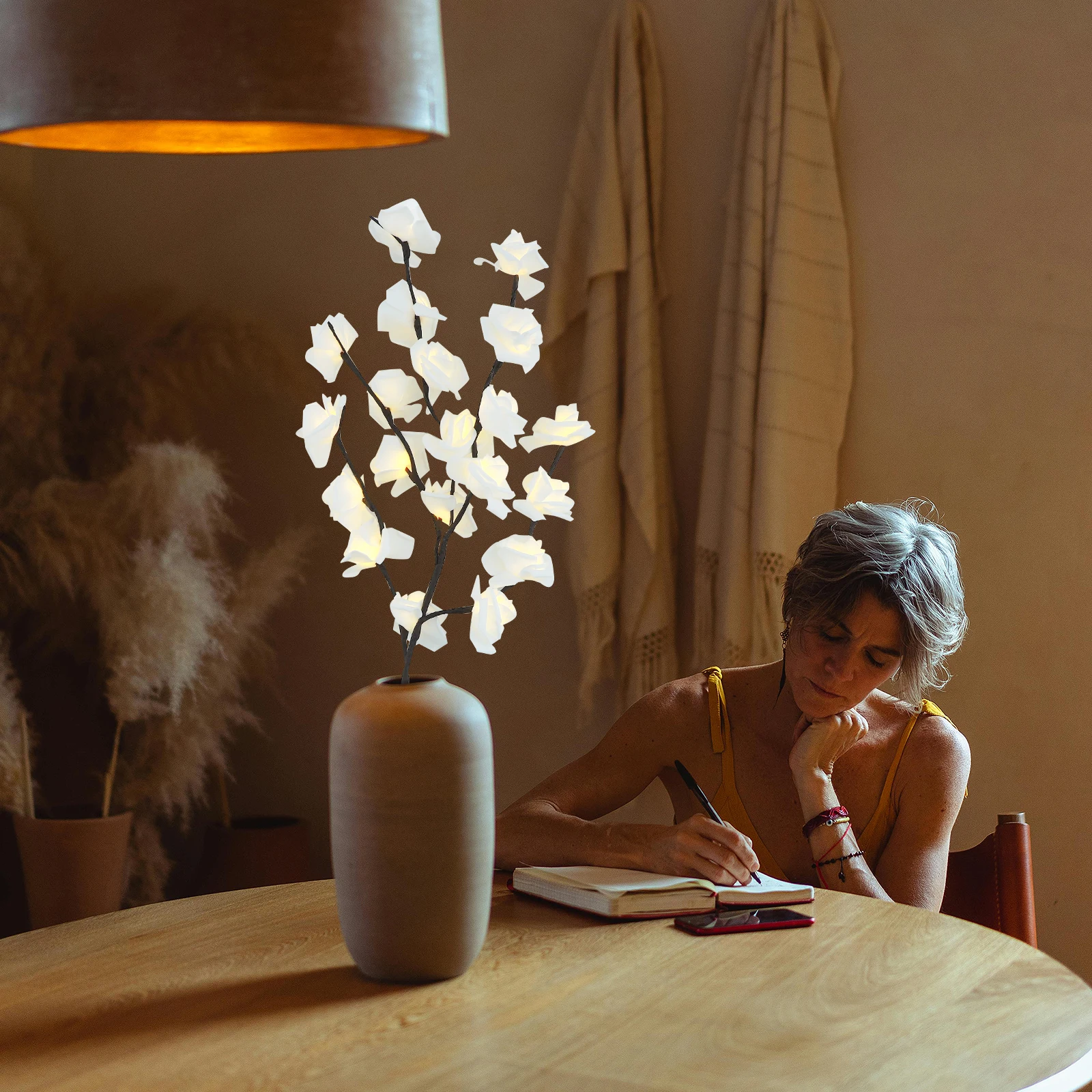 

1Pcs LED Night Light Beautiful Rose Shaped Lamp Creative Wedding Decoration Gift for Friends Festival Home Garden Indoor Outdoor