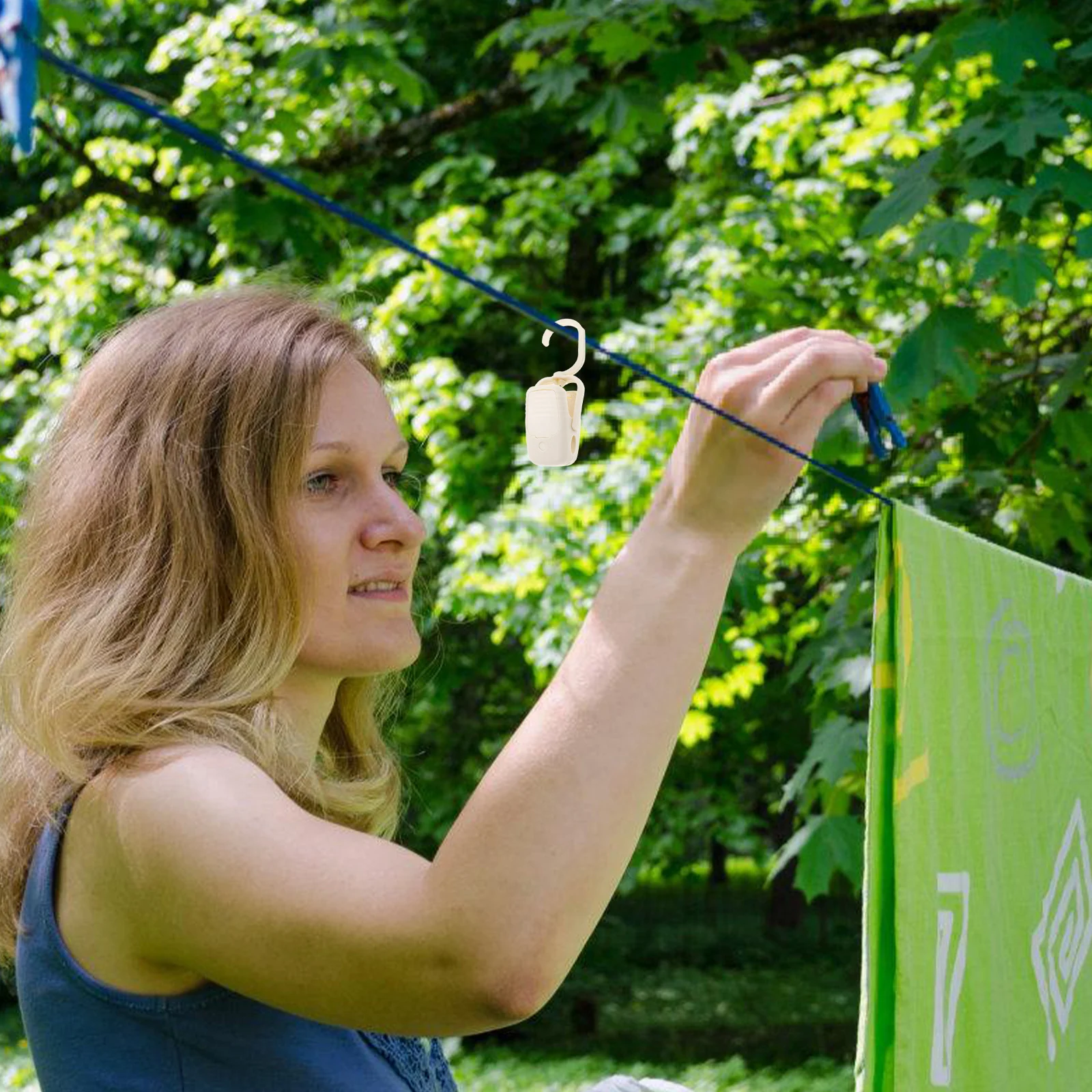 

3Pcs Heavy Duty Windproof Clothespins Laundry Hooks Clips Socks Towel Hangers Outdoor Drying Clamps Beige