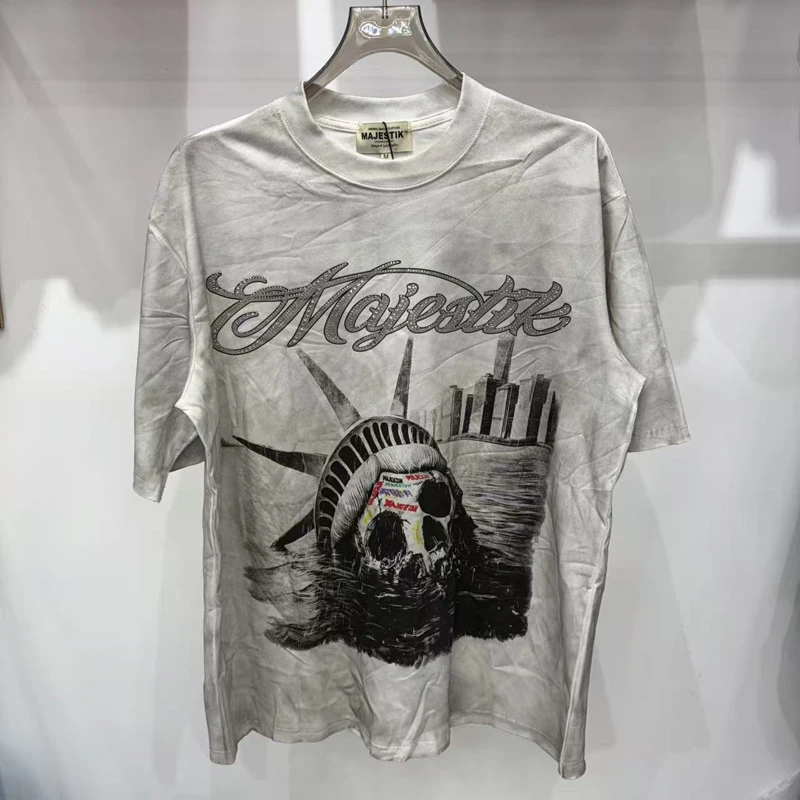 Streetwear MAJESTIK T-shirt High-quality Retro Wash Direct Spray Creative Print Casual Tee Tops