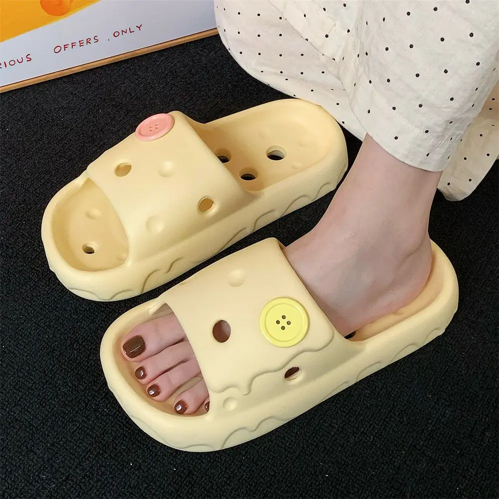 Summer Women's Indoor Leak Proof Slippers Comfortable and Non Slip Bathroom Bath Slippers Fashionable and Casual Couple Slippers