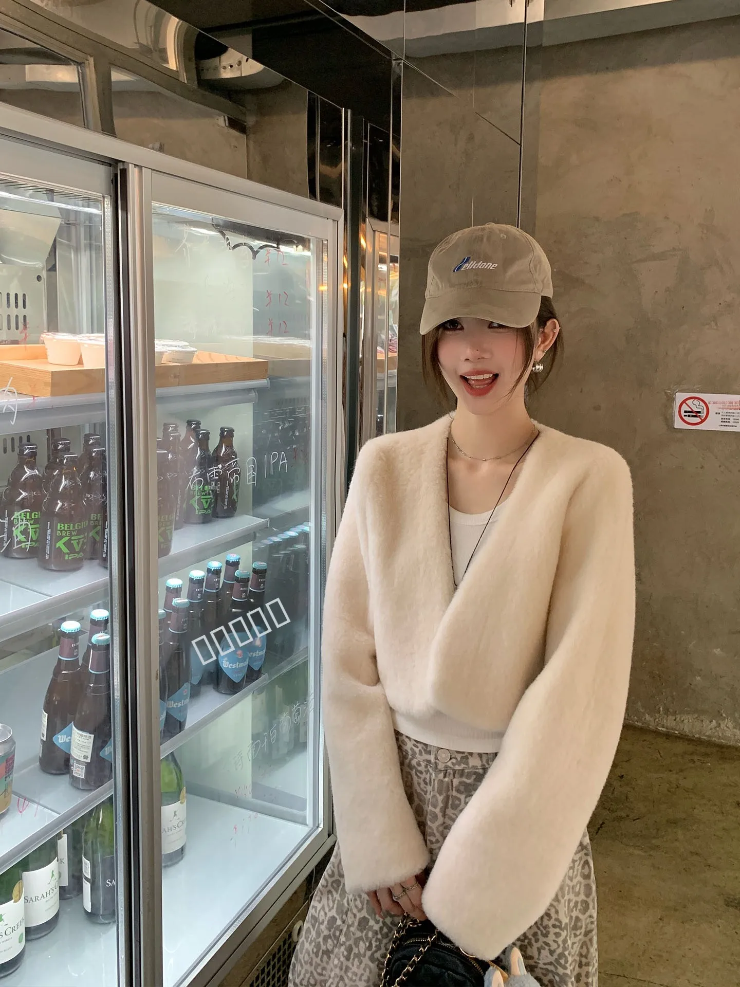 2025年冬 ショートスタイル フェイクファー ジャケット レディース コンパクト レザー＆ファー一体型コート 小さいサイズ カジュアル ルーズフィット