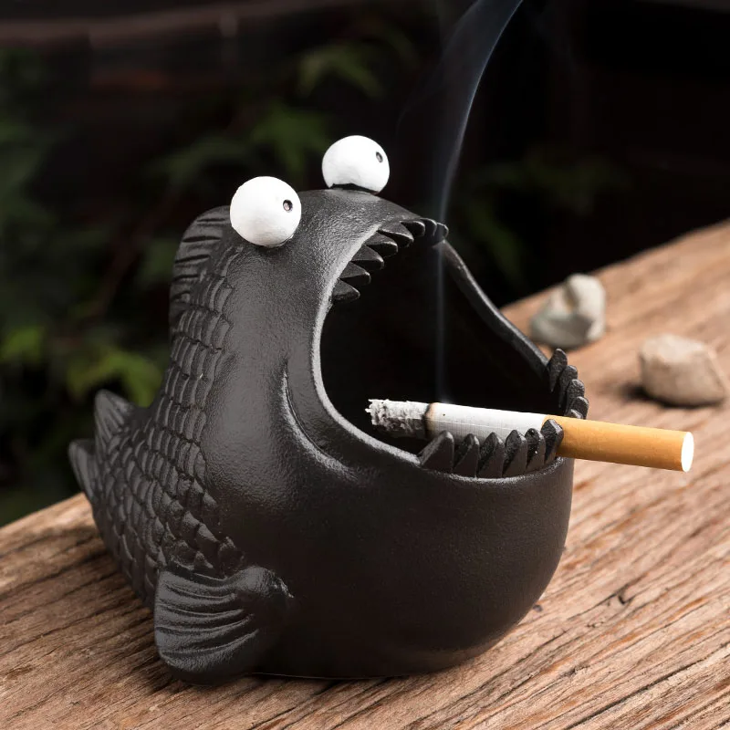 Creative Ceramic Piranha Ashtray Home Coffee Table Vertical Ashtray Gift Boyfriend Heat-resistant Ashtray Home Decoration