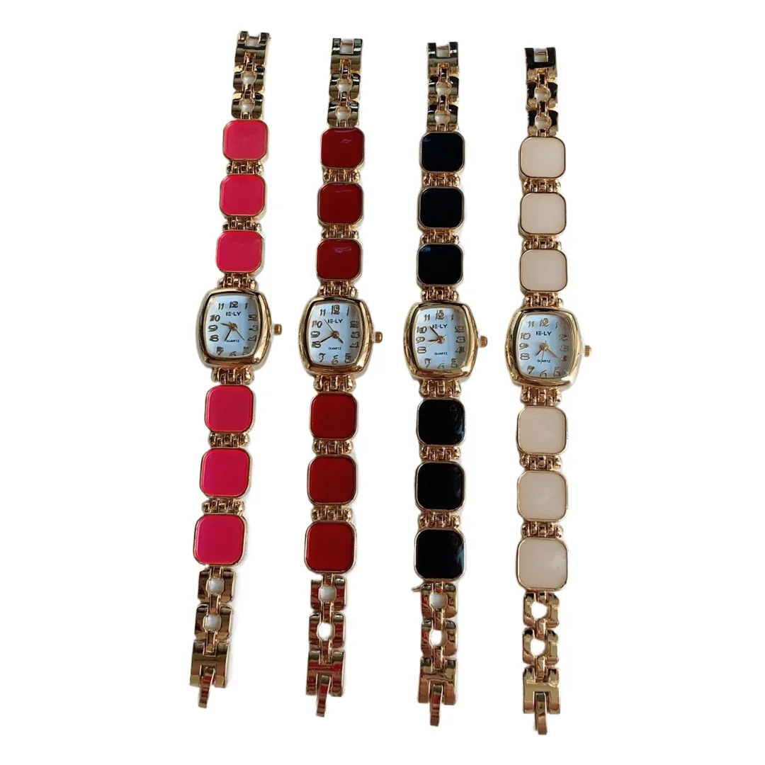 

Кварцевые часы с браслетом и маленьким циферблатом. Простые женские часы премиум-класса.