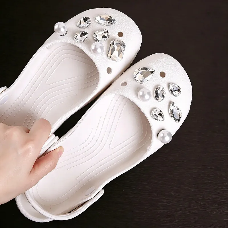 Shiny Crystal Pearl Rhinestone Shoe Chain Charms Detachable Anti-Fall Shoe Buckles Luxury DIY Foot Decorations for Ladies